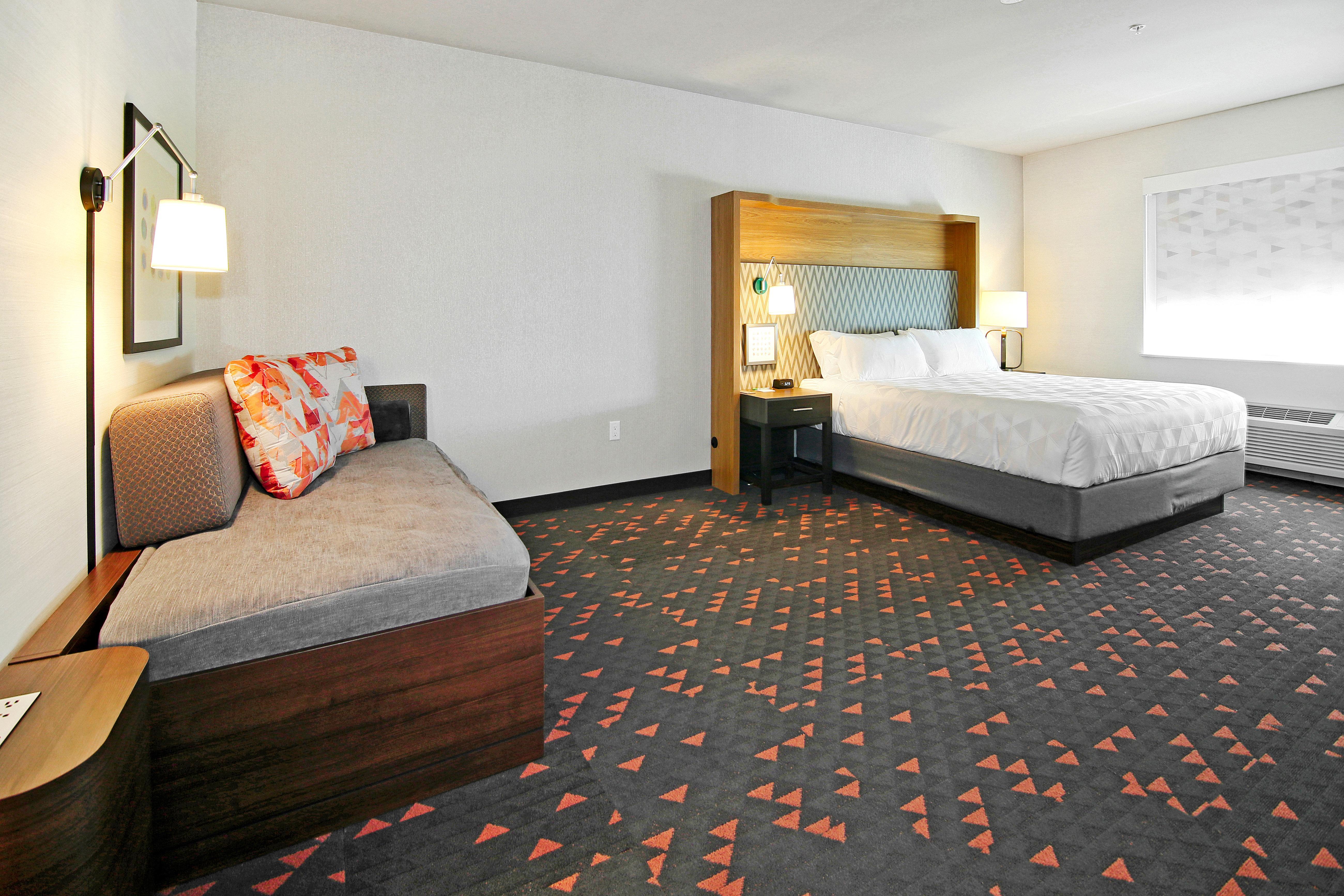 Hotel & - Airport North By Ihg Calgary