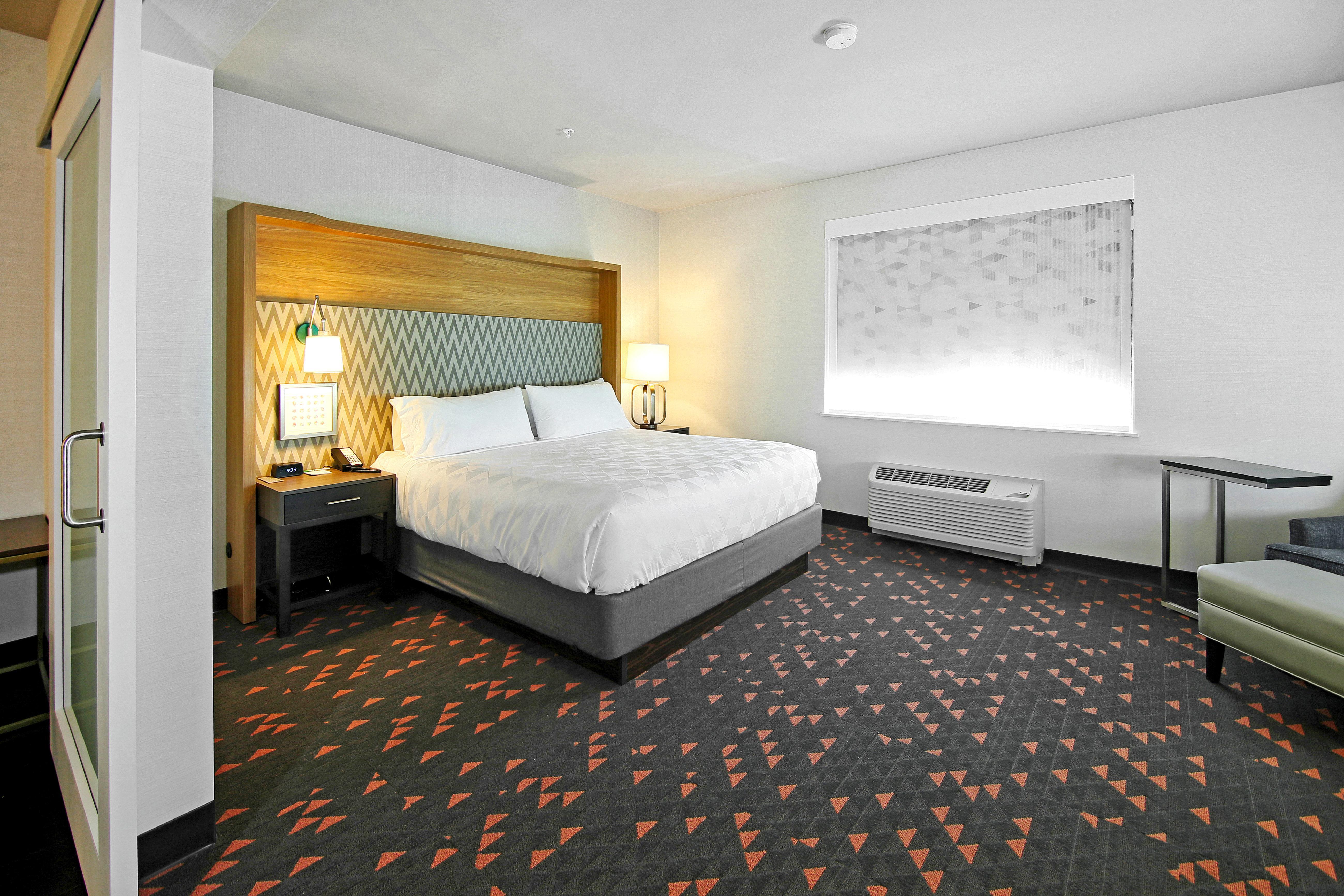 & - Airport North By Ihg Hotel 3*