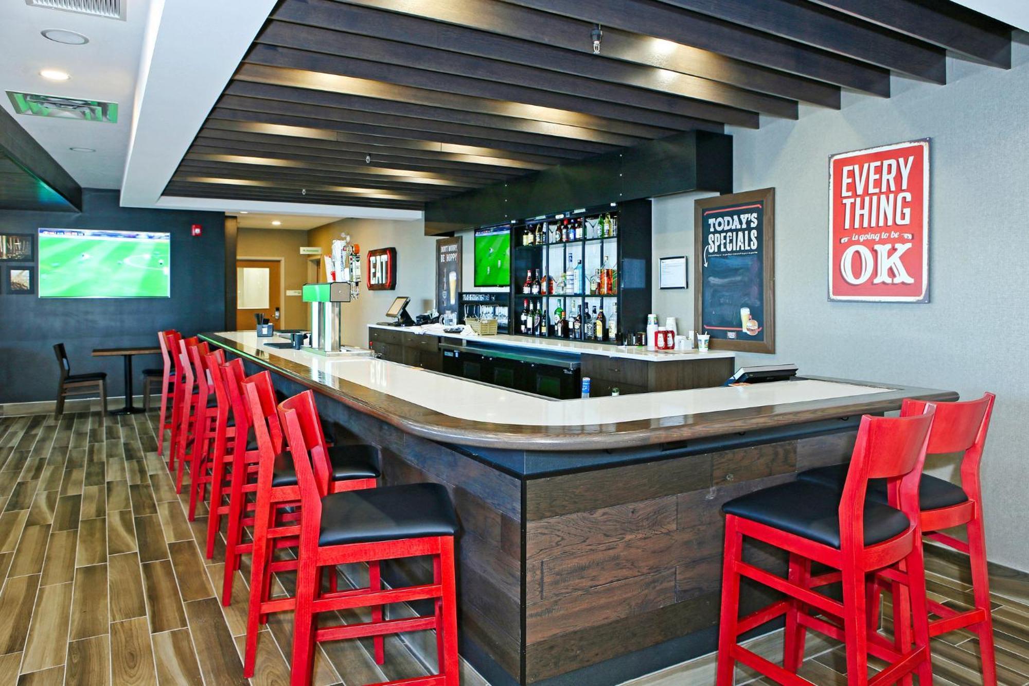 & - Airport North By Ihg Hotel Calgary